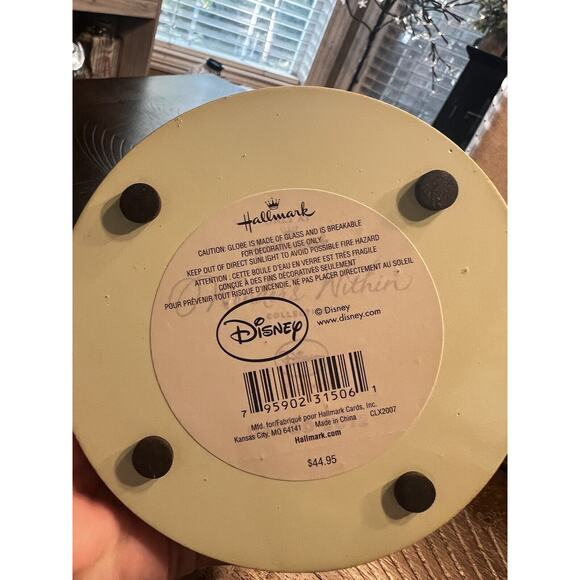 Hallmark Disney A Kiss For Mickey Minnie Wonders Within Collection Snow Globe - Picture 11 of 16